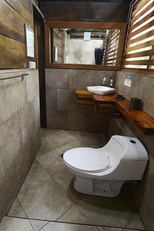 Jamu Lodge Puerto Montufar Номер фото