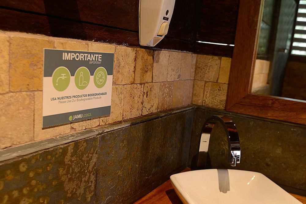 Jamu Lodge Puerto Montufar Екстер'єр фото