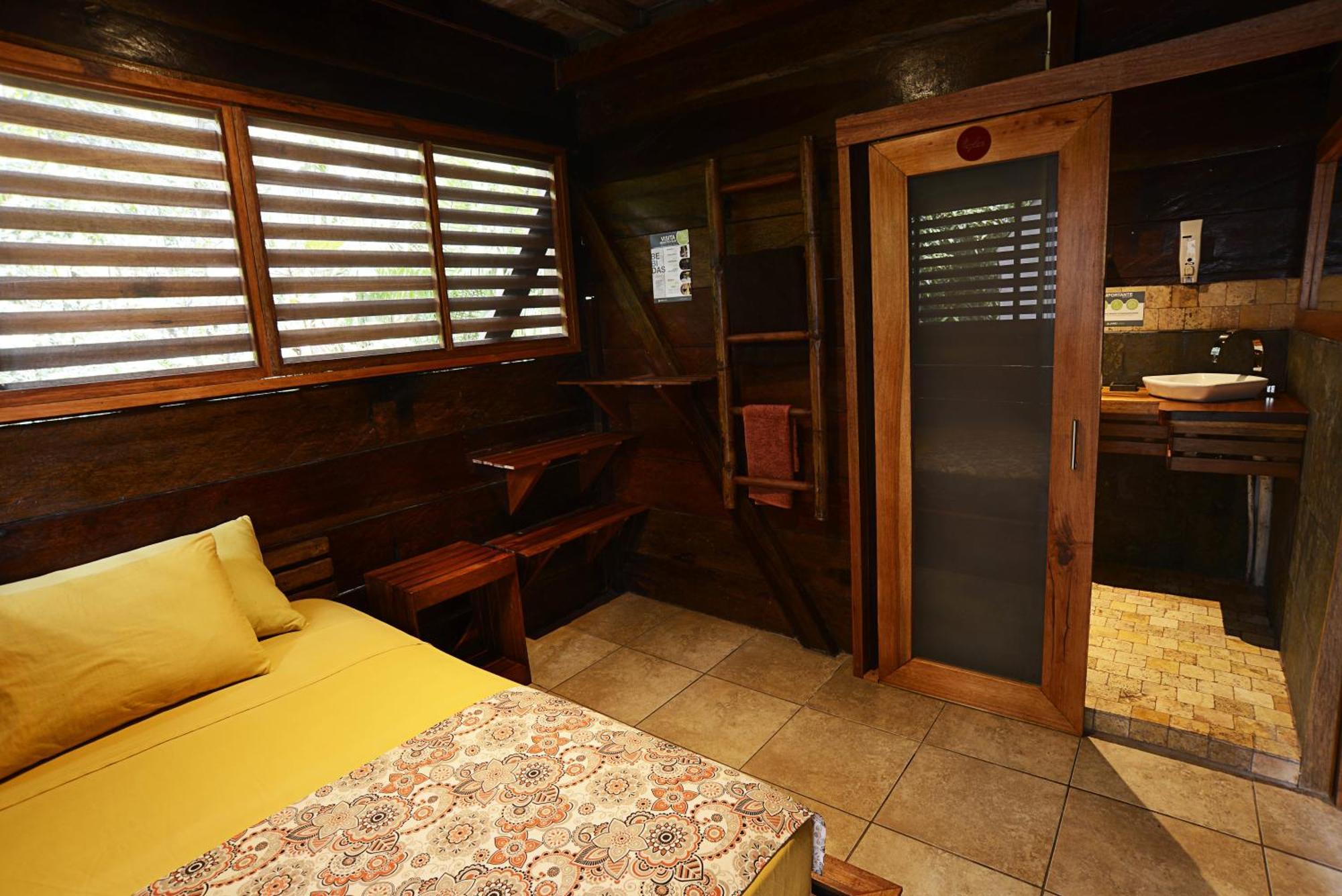 Jamu Lodge Puerto Montufar Екстер'єр фото